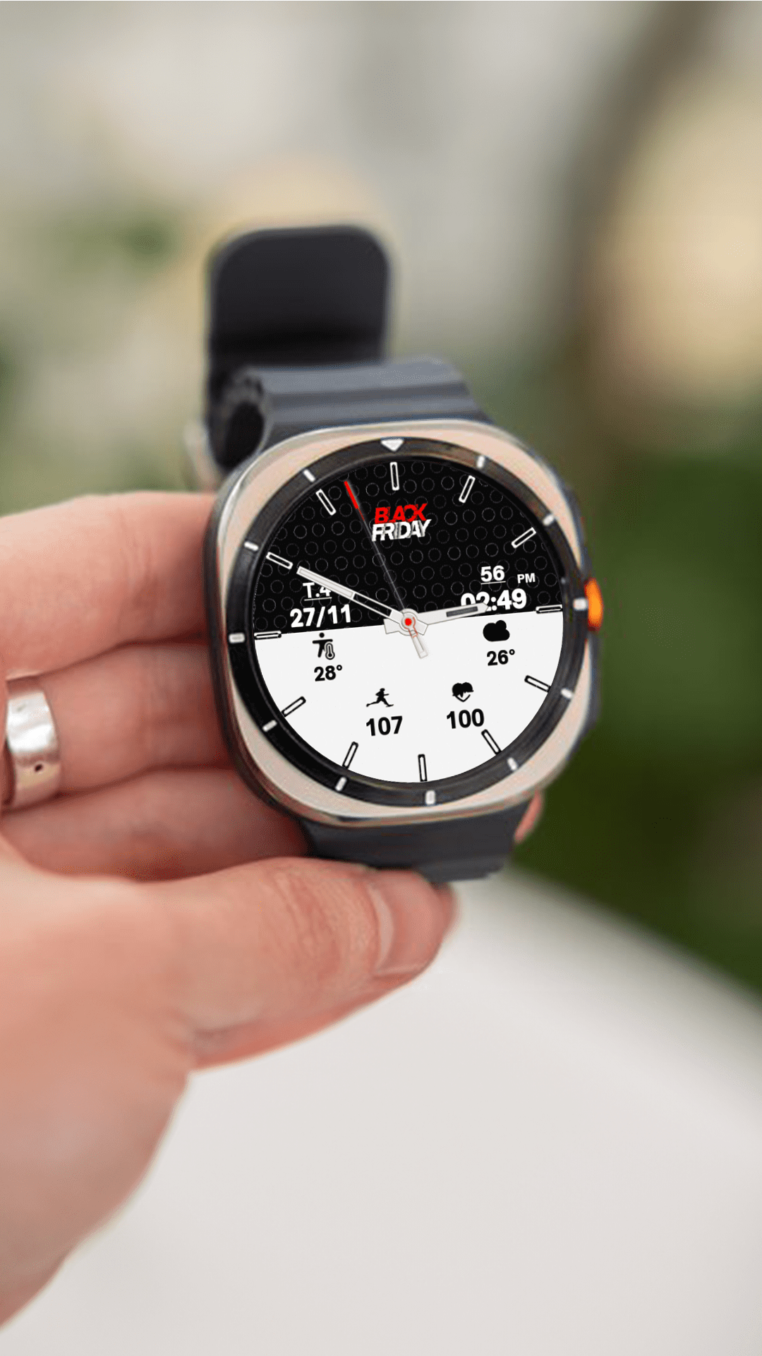 Wear OS watch face features - N-SPORT719 Black & White Watch Face
